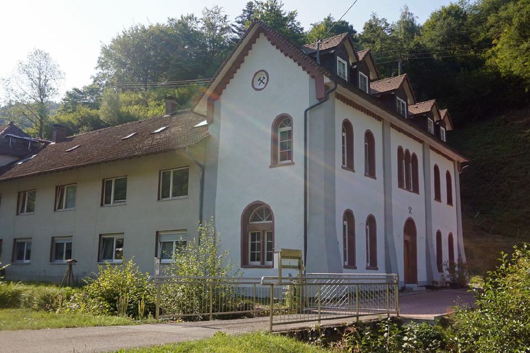 Zechengebäude (Poche) am Eingang des Muldner Tals